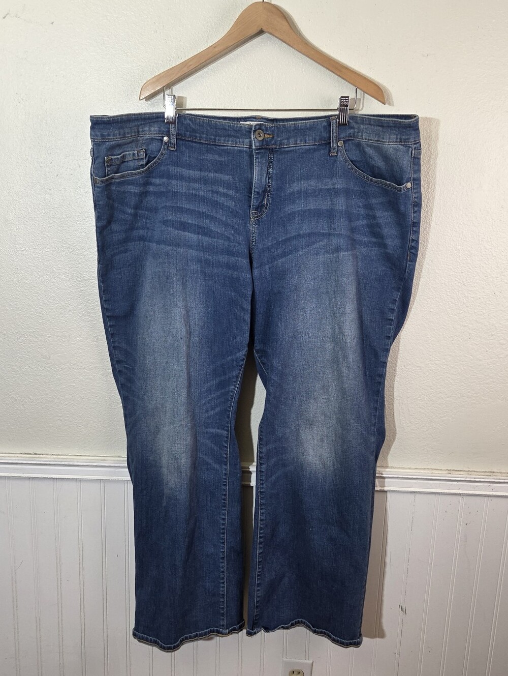 Torrid First at Fit Jeans 26R Blue Cropped Straight Leg Hem Stretch Denim